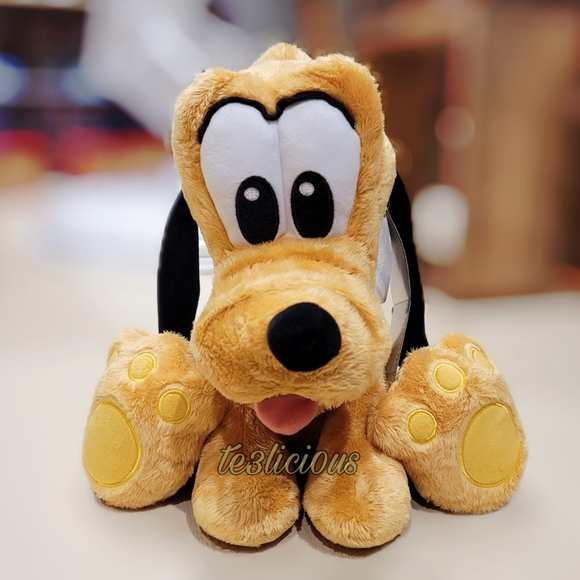 DISNEY PARKS PLUTO BIG FEET PLUSH - Picture 2 of 6